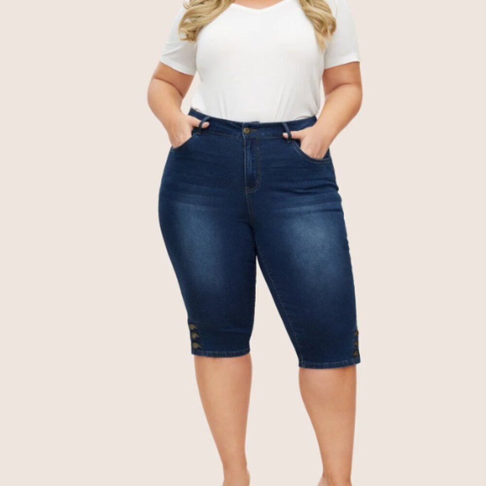 - Bloomchic Plus Size 2XL High stretch Dark Wash Button Hem Cropped Jeans us20